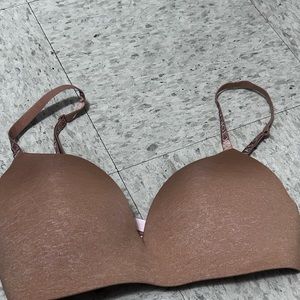 Victoria Secret T-shirt Lined Wireless Bra